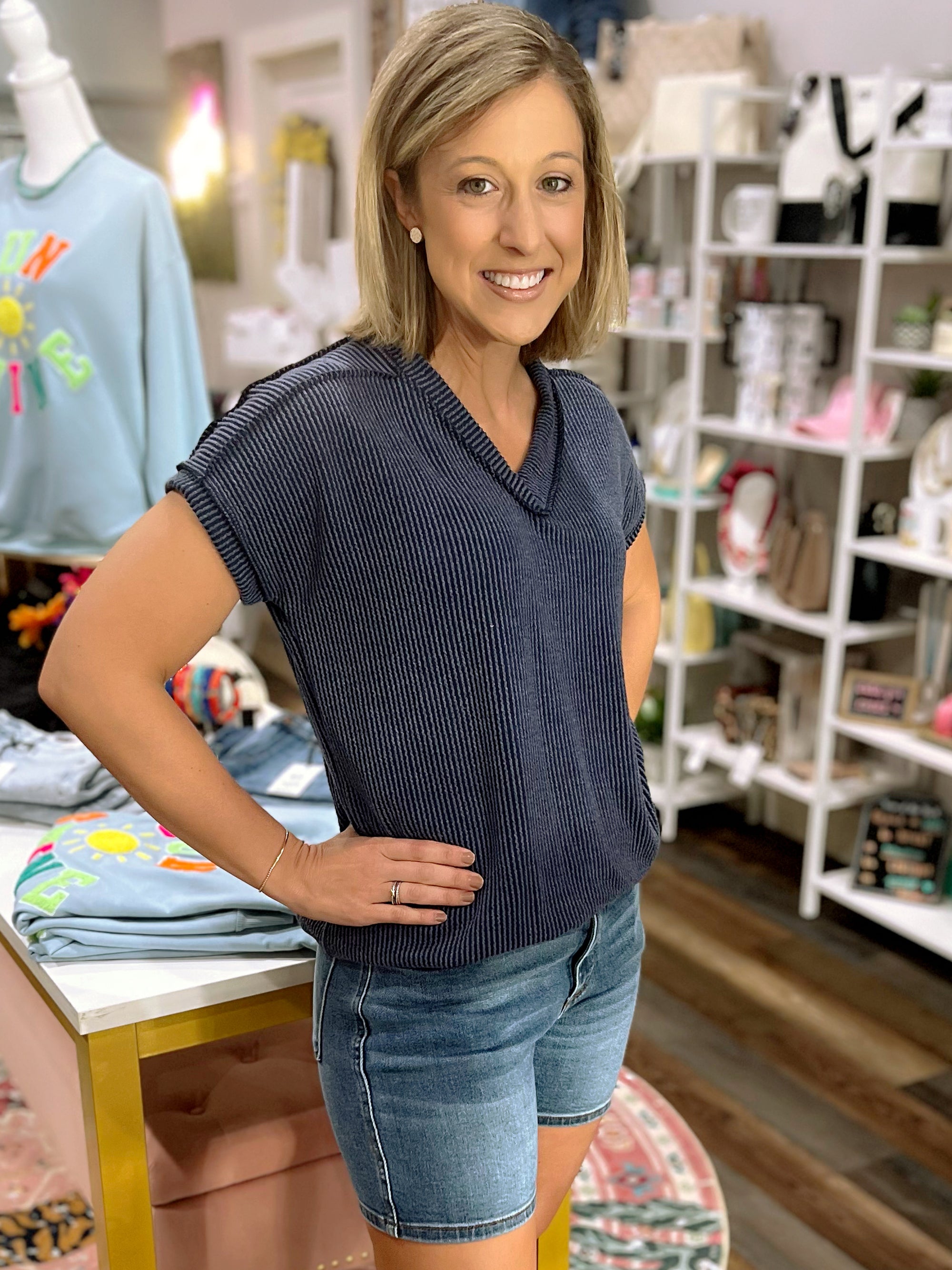 Urban Ribbed Short Sleeve Top in Navy