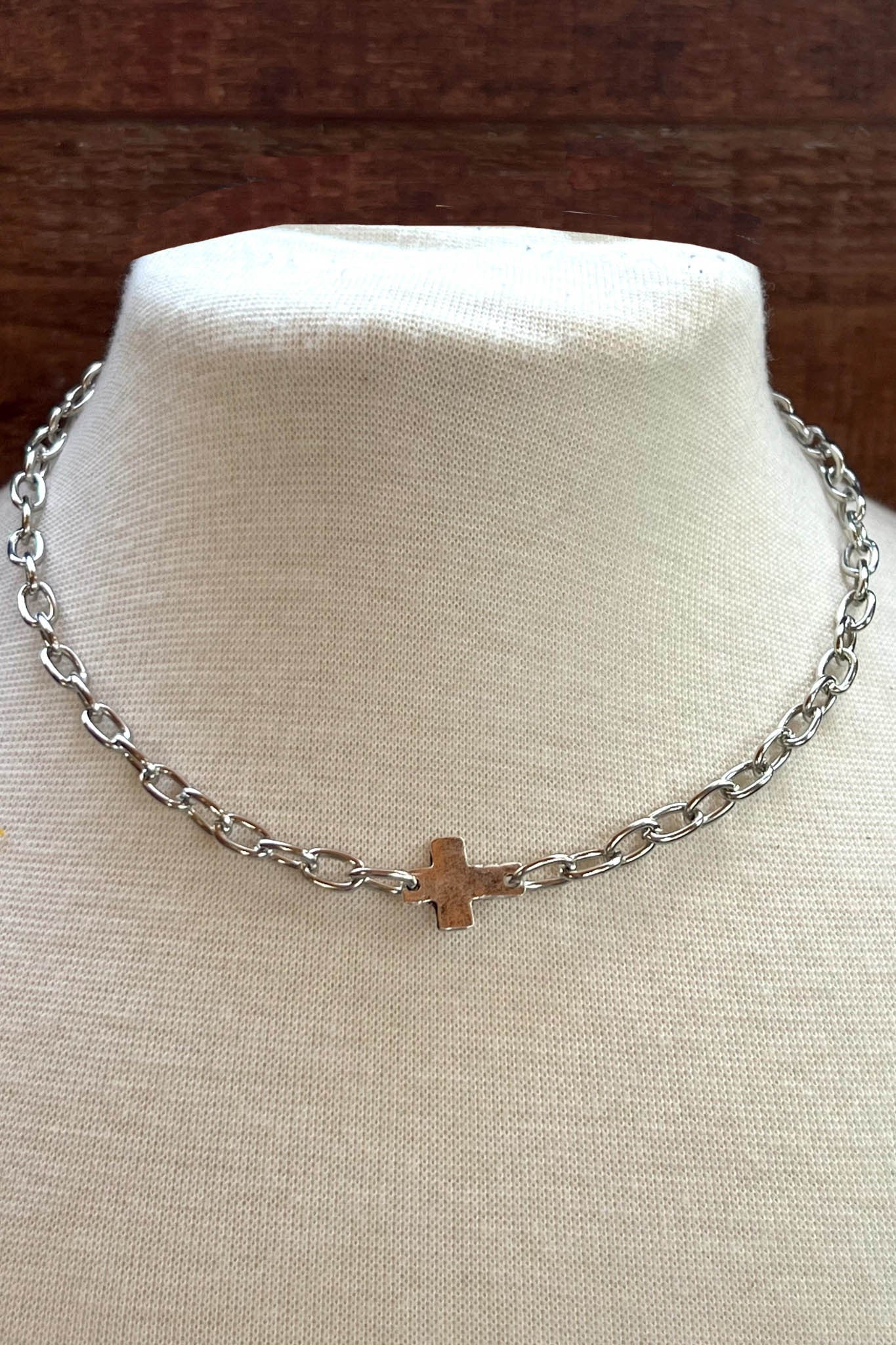 Silver Chain Link Choker With Cross