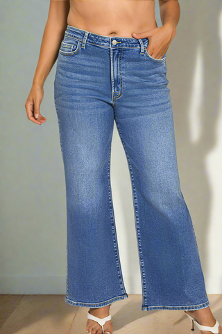 Medium Wash Wide Leg Jeans in Curvy
