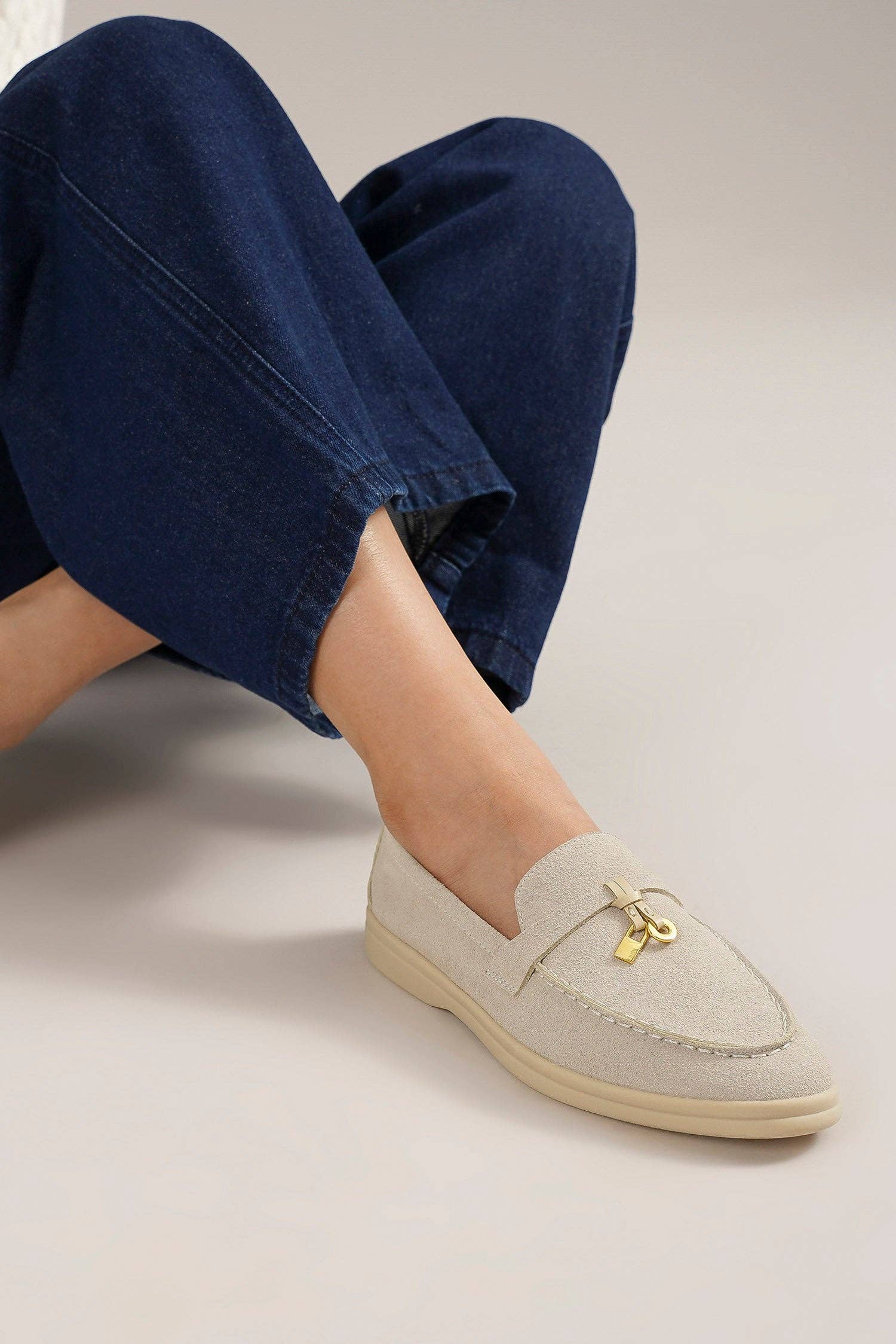 Charlie - Gold-Accent Loafers in Sand