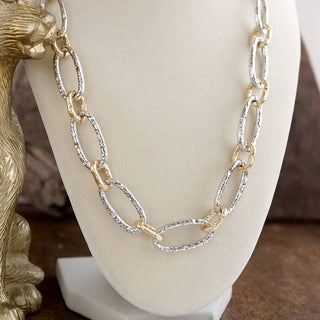 Luxe Link – Elongated Textured Chain Necklace