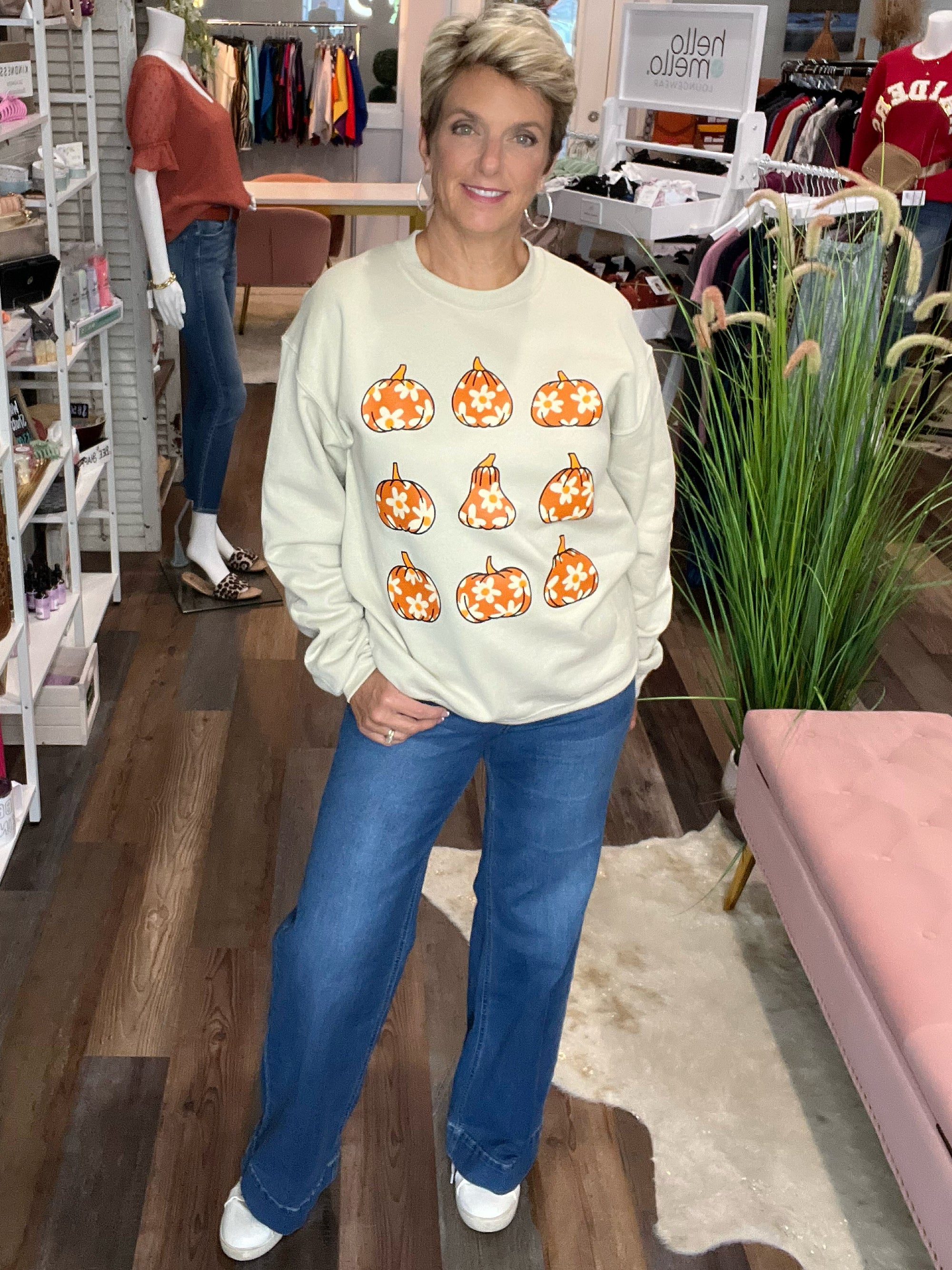 Daisy Pumpkin Crewneck