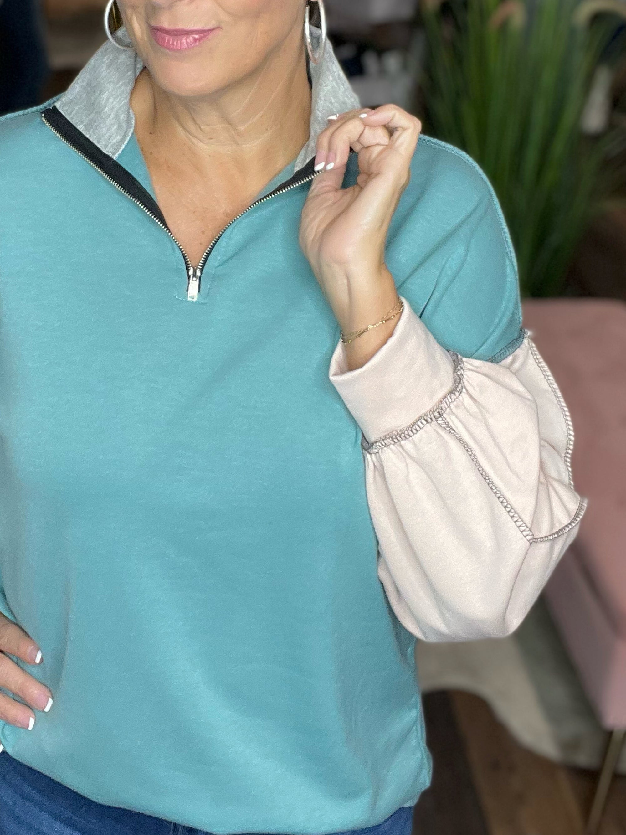 Color Block Stylish Quarter Zip