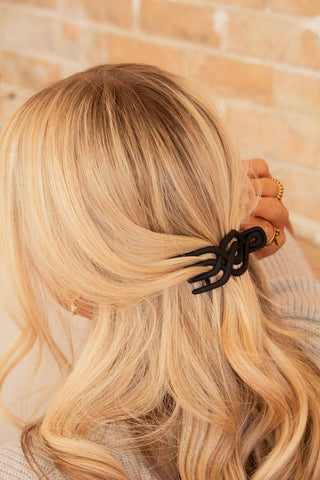 Overlapping Flat Claw Clip