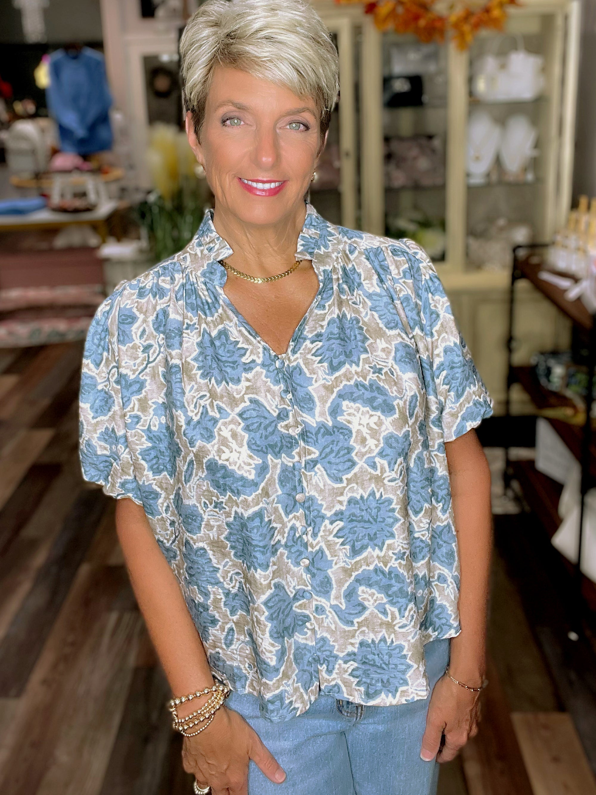Floral Puff Sleeve Button-Down – Ruffled Neckline & Lightweight Feel