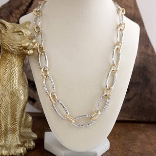 Luxe Link – Elongated Textured Chain Necklace