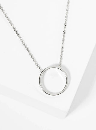 18K Gold Dipped Wire Circle Pendant Necklace