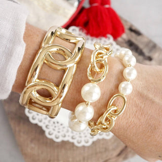 Golden Chain and Large Pearls Bracelet