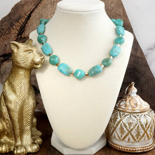 Sunstone Muse – Short Bold Beaded Statement Necklace