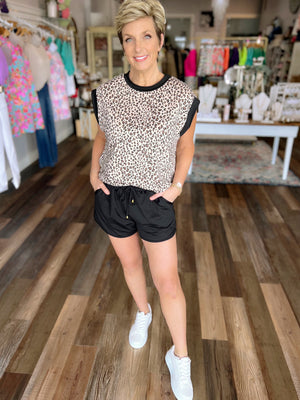 The Cassie Banded Sleeve Top in Leopard Print