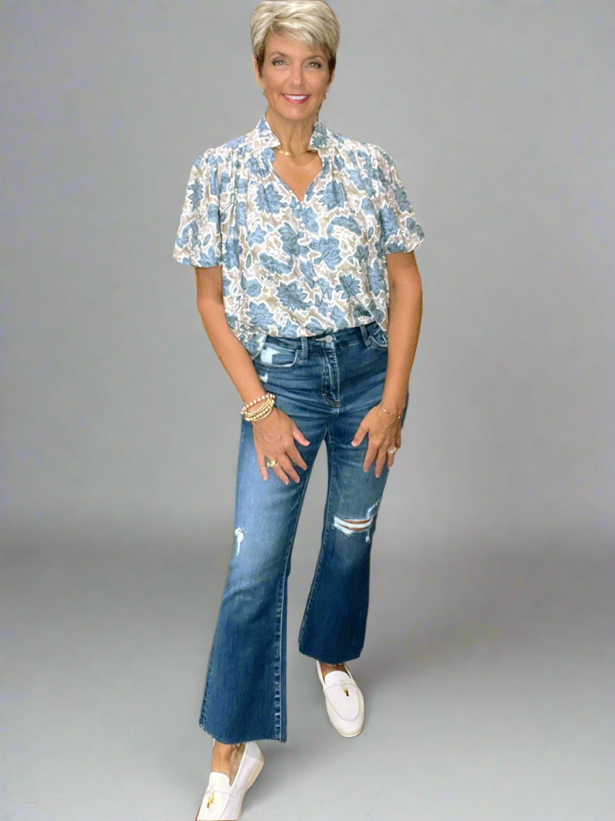 Floral Puff Sleeve Button-Down – Ruffled Neckline & Lightweight Feel