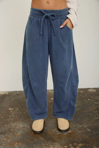 The Weekender Barrel Sweatpants