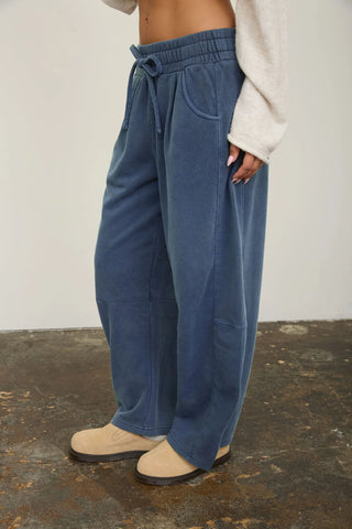 The Weekender Barrel Sweatpants