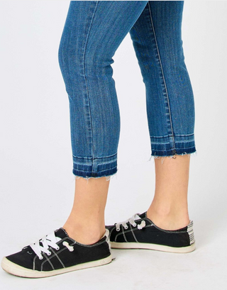 Favorite Pull On Capri Jeans by Judy Blue