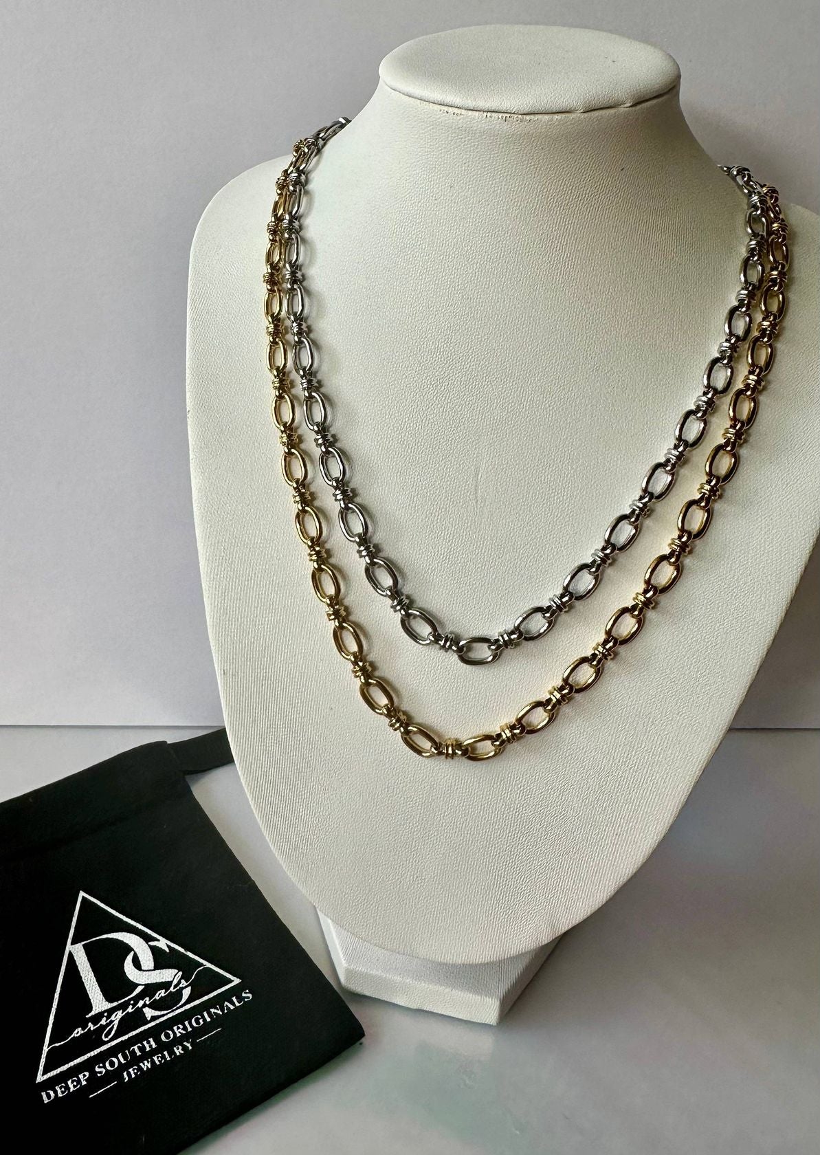 Tri-Oval Link Chain Necklace in Silver or Gold