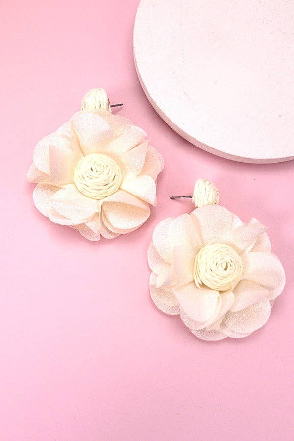 Raffia Flower Earrings in Cream