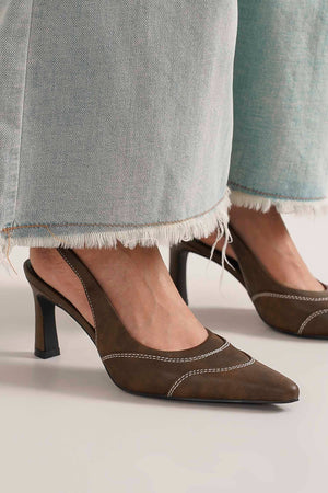 Trinee Slingback Heels in Camel