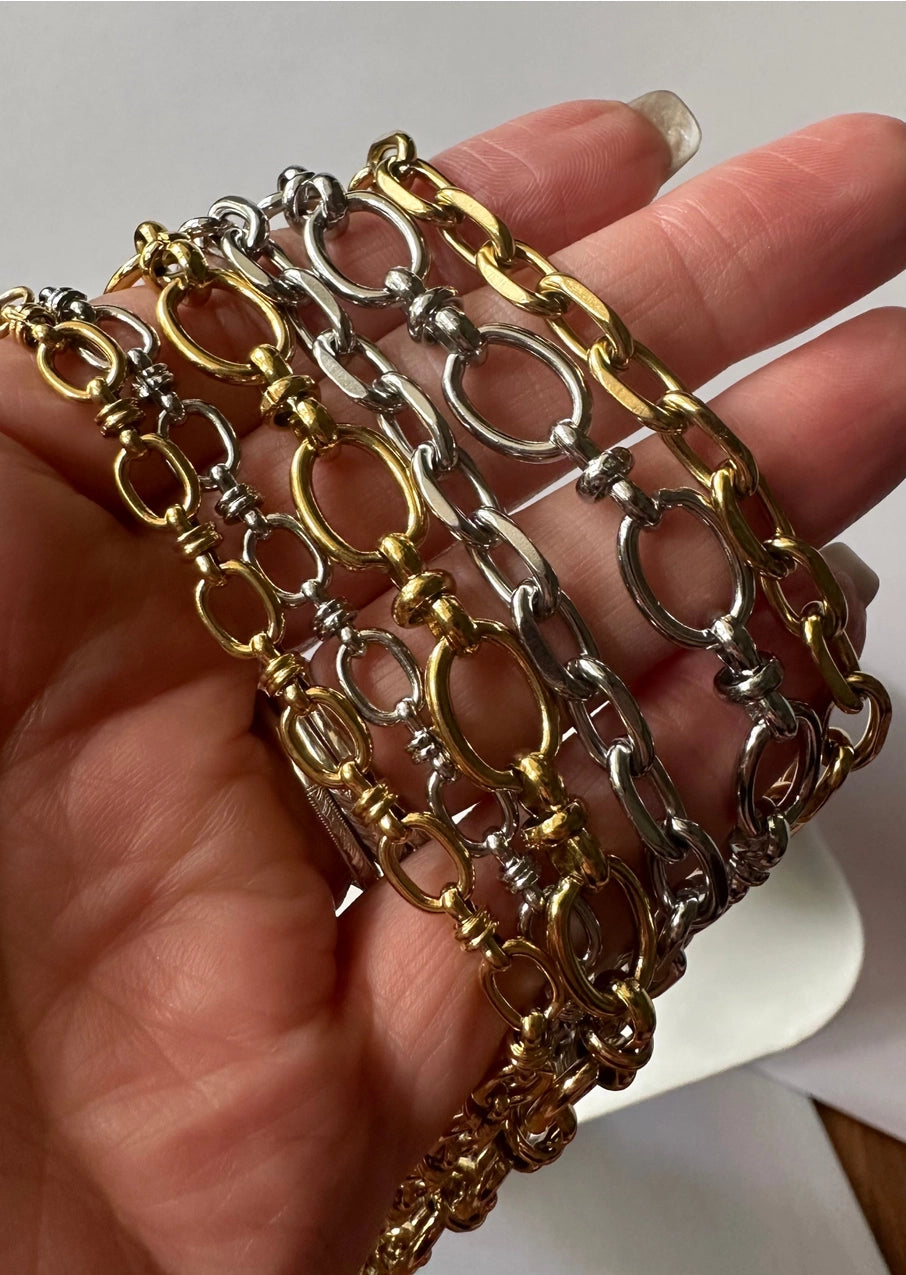 Tri-Oval Link Chain Necklace in Silver or Gold