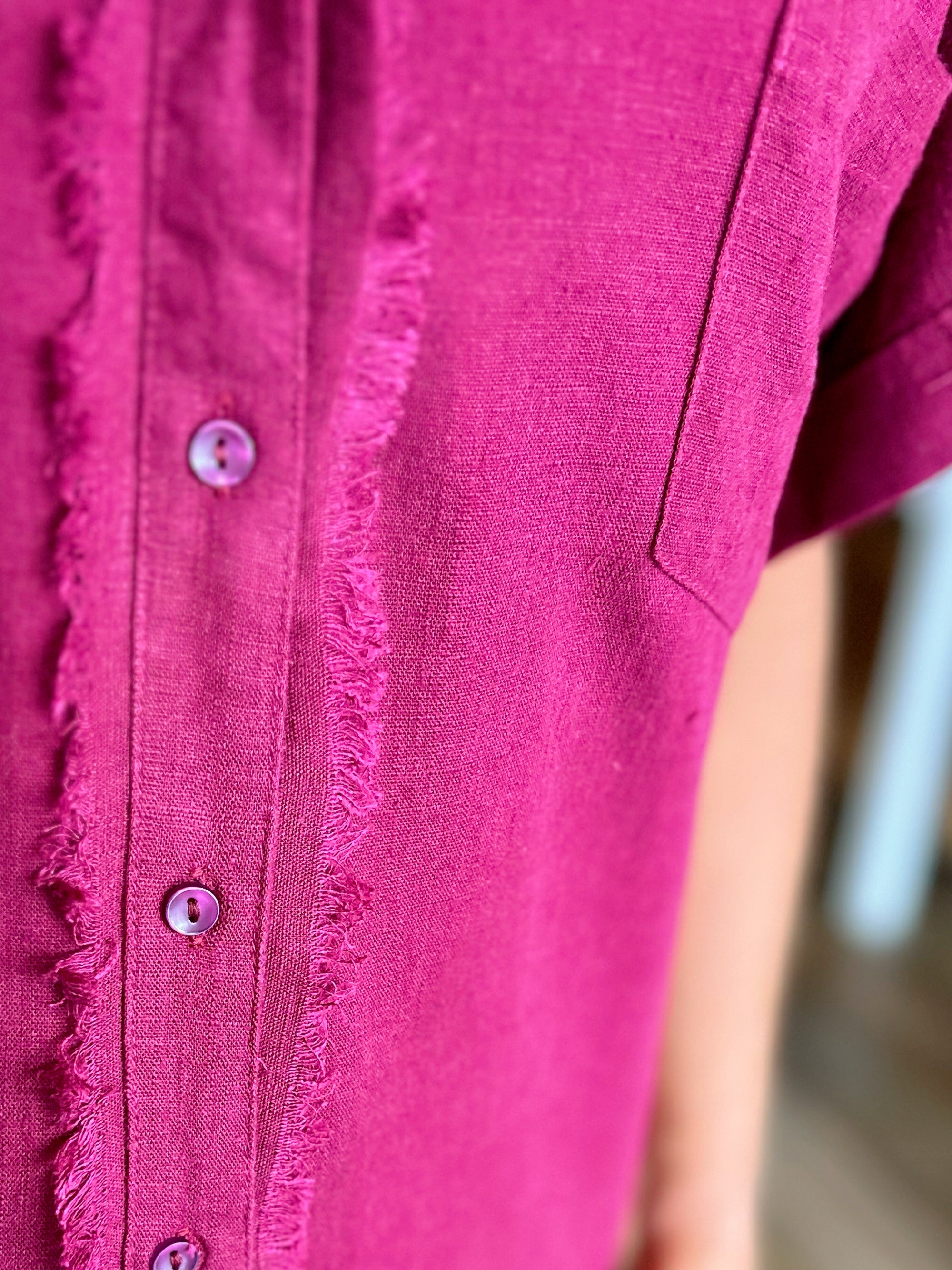 Linen Blend Frayed Detail Top in Curvy