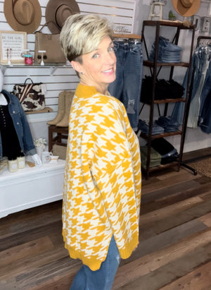 Loose Fit Houndstooth Sweater